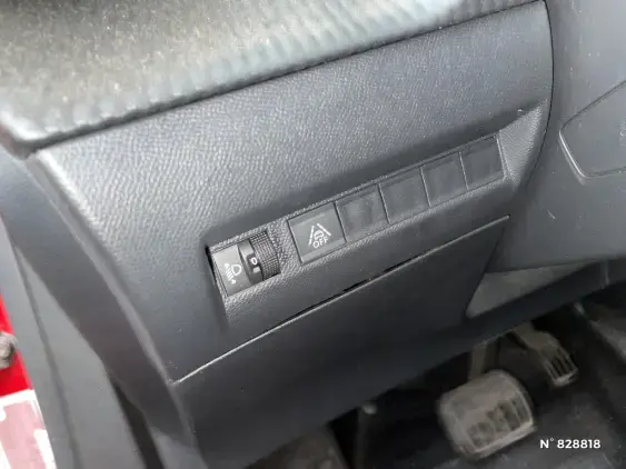 PEUGEOT 2008 II - voiture d'occasion - Photo 15