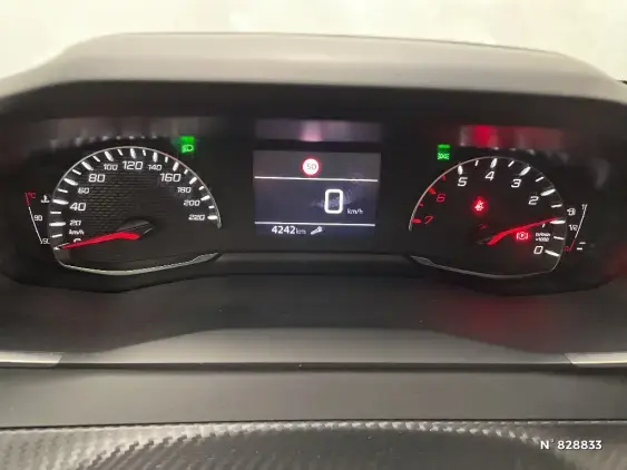 PEUGEOT 208 BUSINESS R II - voiture d'occasion - Photo 12
