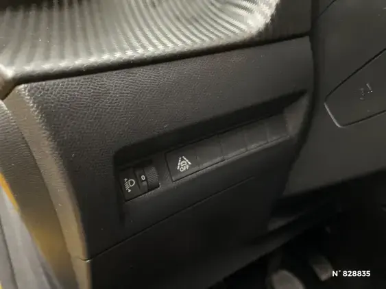 PEUGEOT 208 BUSINESS R II - voiture d'occasion - Photo 15