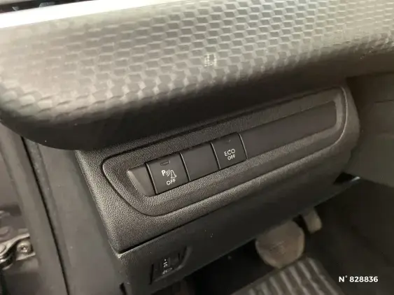 PEUGEOT 2008 - voiture d'occasion - Photo 15