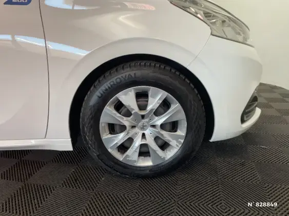 PEUGEOT 208 - voiture d'occasion - Photo 8