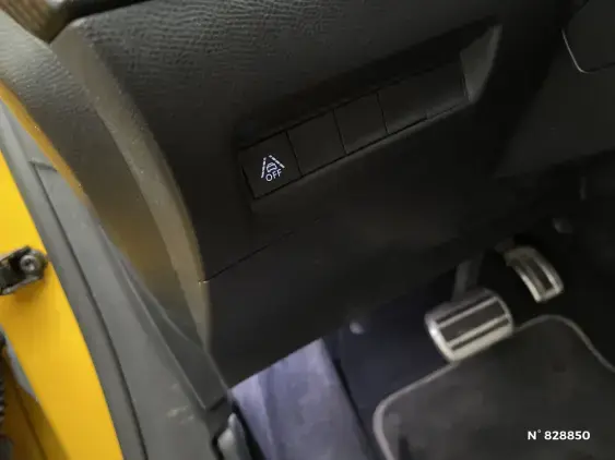 PEUGEOT 208 ELECTRIQUE II - voiture d'occasion - Photo 15