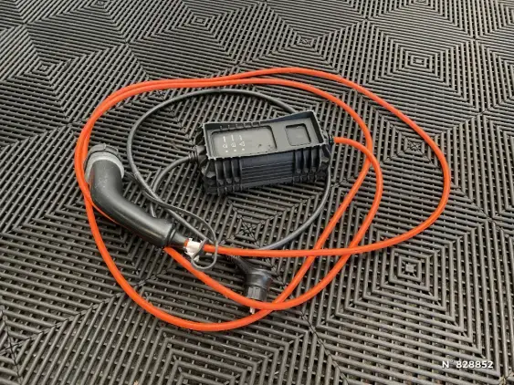 PEUGEOT 2008 ELECTRIQUE II - voiture d'occasion - Photo 26