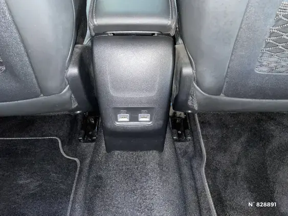 PEUGEOT 2008 II - voiture d'occasion - Photo 25