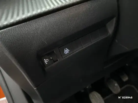 PEUGEOT 2008 II - voiture d'occasion - Photo 15