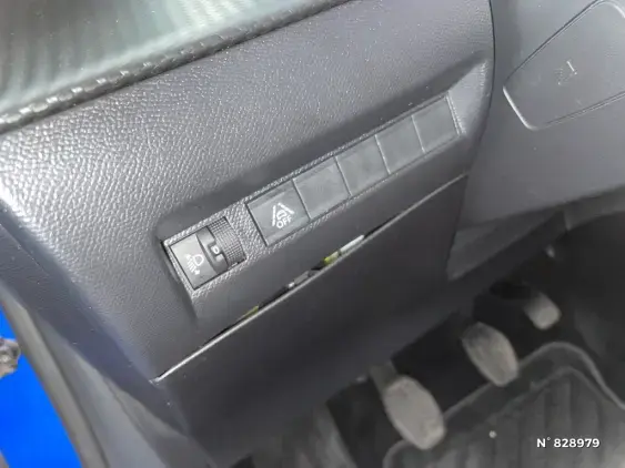 PEUGEOT 208 II - voiture d'occasion - Photo 15