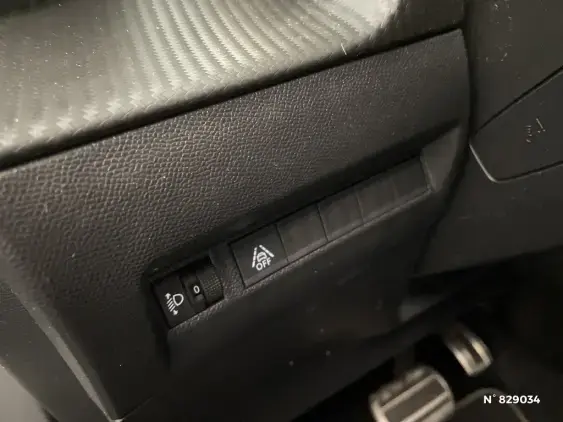 PEUGEOT 2008 II - voiture d'occasion - Photo 15