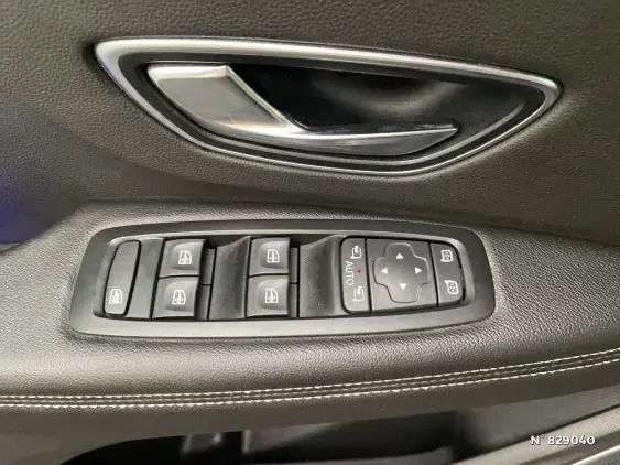 RENAULT SCENIC IV - voiture d'occasion - Photo 15