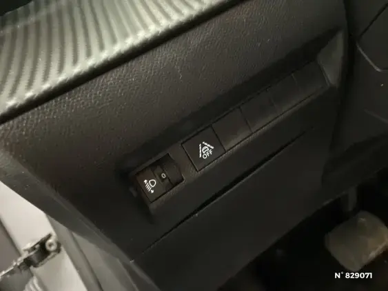 PEUGEOT 208 ELECTRIQUE II - voiture d'occasion - Photo 15