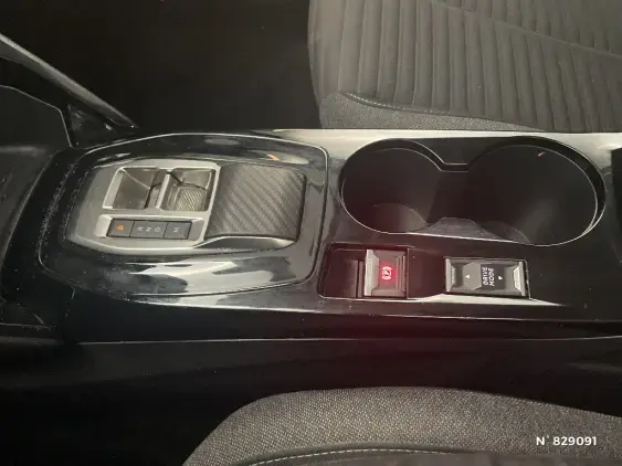 PEUGEOT 2008 II - voiture d'occasion - Photo 26