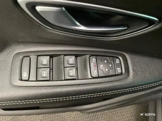 RENAULT SCENIC IV - voiture d'occasion - Photo 15