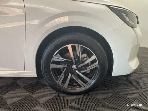 PEUGEOT 208 II - voiture d'occasion - Photo 8