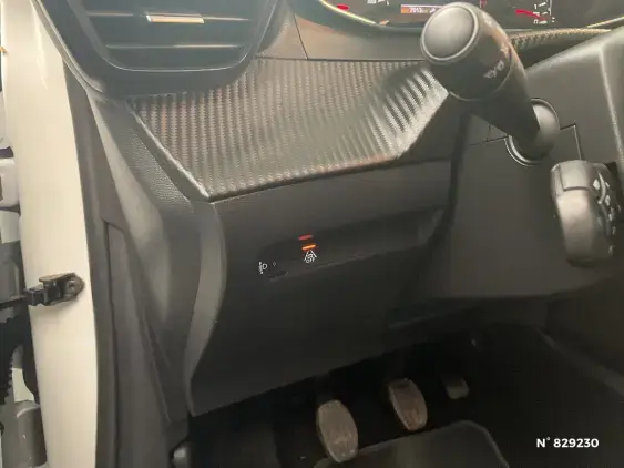 PEUGEOT 208 II - voiture d'occasion - Photo 15