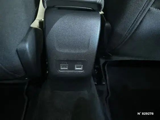 PEUGEOT 2008 II - voiture d'occasion - Photo 26
