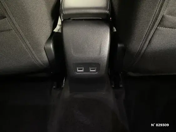 PEUGEOT 2008 II - voiture d'occasion - Photo 25