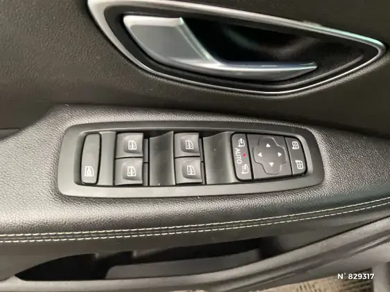 RENAULT SCENIC IV - voiture d'occasion - Photo 15