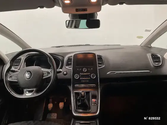 RENAULT SCENIC IV - voiture d'occasion - Photo 9