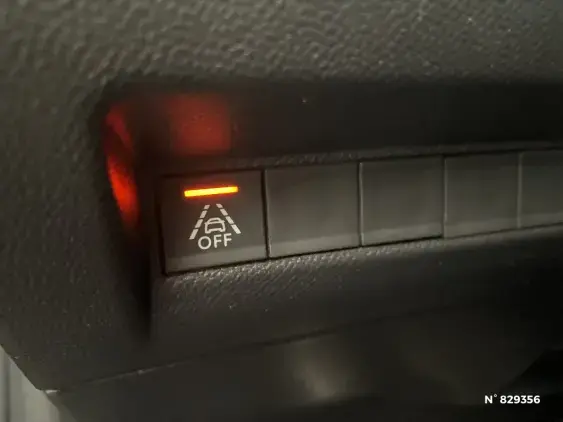 PEUGEOT 208 II - voiture d'occasion - Photo 15