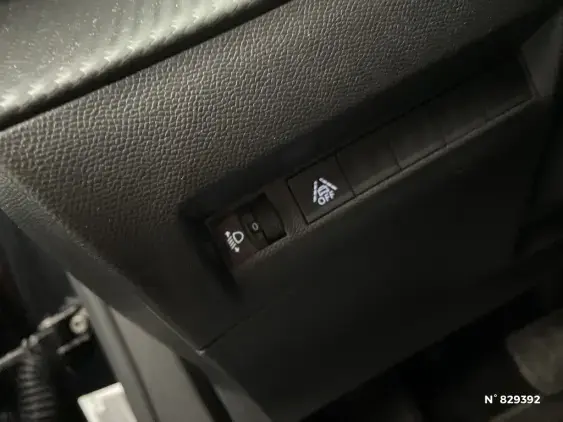 PEUGEOT 2008 II - voiture d'occasion - Photo 15