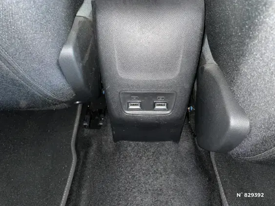 PEUGEOT 2008 II - voiture d'occasion - Photo 26
