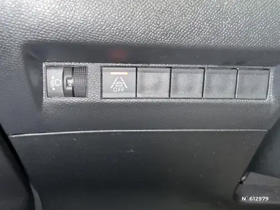 PEUGEOT 2008 II - voiture d'occasion - Photo 15