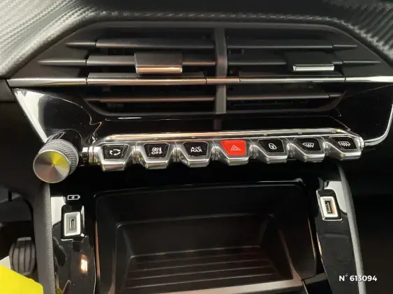 PEUGEOT 208 II - voiture d'occasion - Photo 29