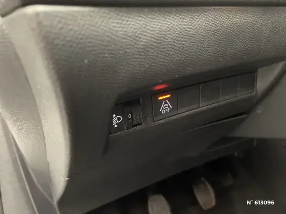 PEUGEOT 208 BUSINESS R II - voiture d'occasion - Photo 15