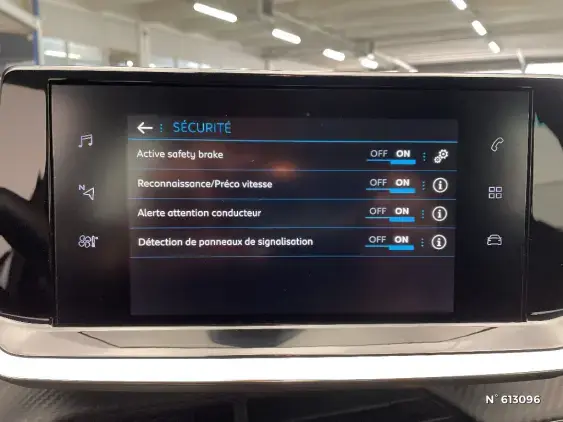 PEUGEOT 208 BUSINESS R II - voiture d'occasion - Photo 33