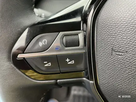 PEUGEOT 2008 II - voiture d'occasion - Photo 27