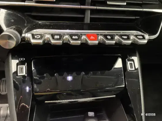 PEUGEOT 2008 II - voiture d'occasion - Photo 30