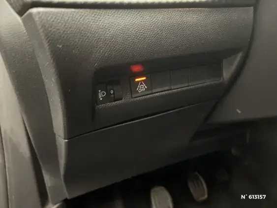 PEUGEOT 2008 II - voiture d'occasion - Photo 15