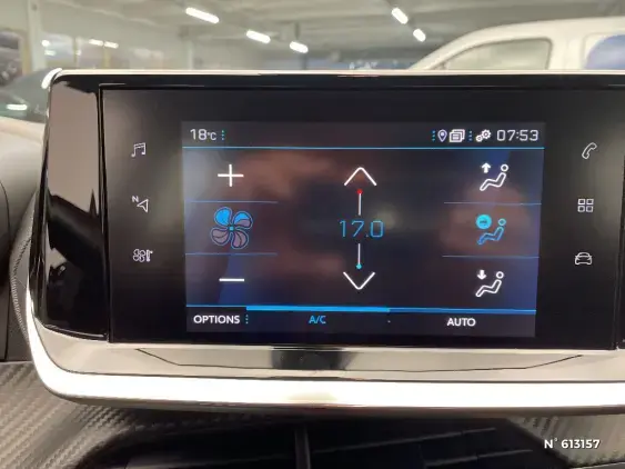 PEUGEOT 2008 II - voiture d'occasion - Photo 30