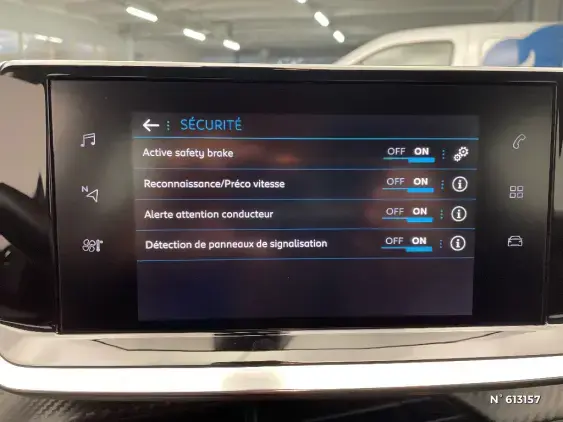 PEUGEOT 2008 II - voiture d'occasion - Photo 33