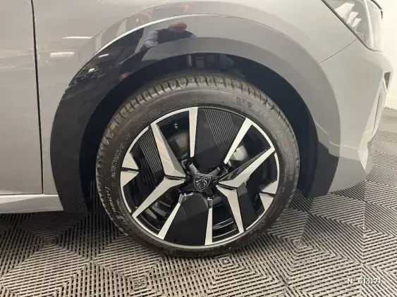 PEUGEOT 208 II - voiture d'occasion - Photo 8