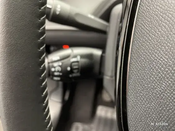 PEUGEOT 2008 II - voiture d'occasion - Photo 26