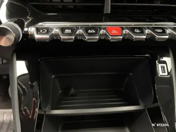 PEUGEOT 2008 II - voiture d'occasion - Photo 30