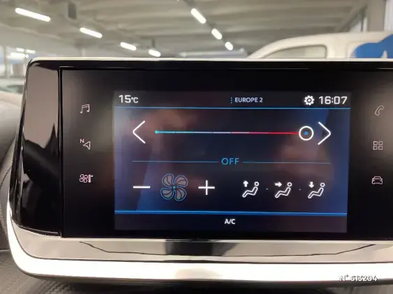 PEUGEOT 2008 II - voiture d'occasion - Photo 31