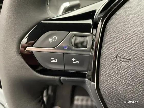 PEUGEOT 208 II - voiture d'occasion - Photo 27