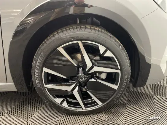 PEUGEOT 208 II - voiture d'occasion - Photo 8