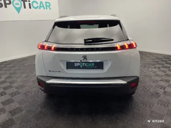 PEUGEOT 2008 ELECTRIQUE II - voiture d'occasion - Photo 6