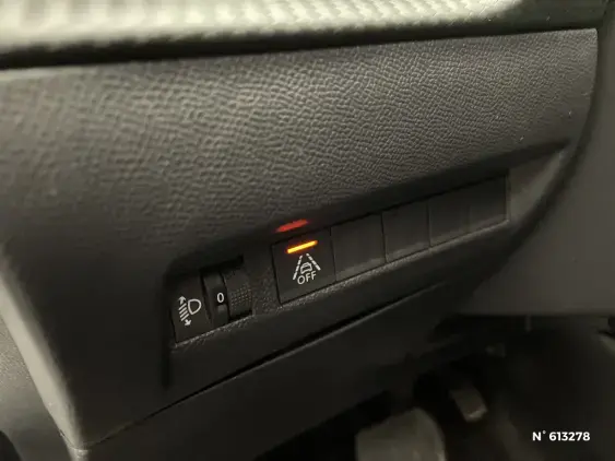 PEUGEOT 2008 II - voiture d'occasion - Photo 15