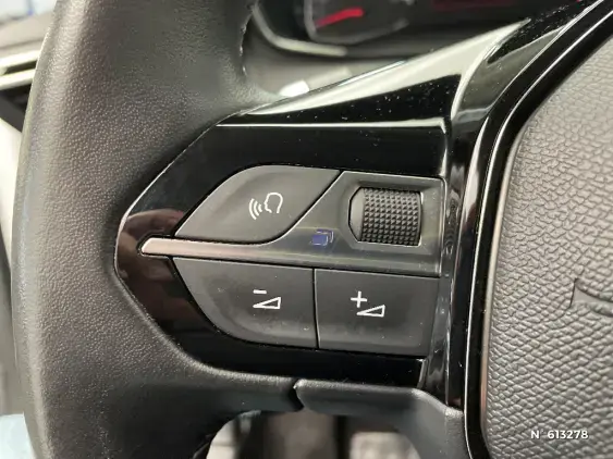 PEUGEOT 2008 II - voiture d'occasion - Photo 27
