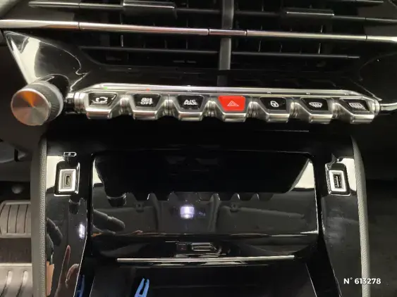 PEUGEOT 2008 II - voiture d'occasion - Photo 30