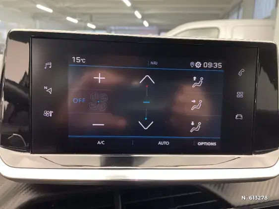 PEUGEOT 2008 II - voiture d'occasion - Photo 38