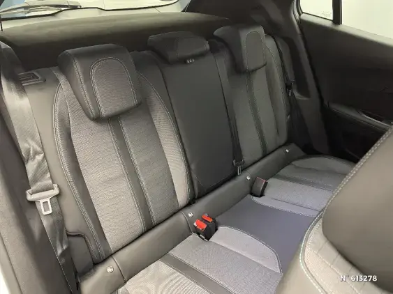 PEUGEOT 2008 II - voiture d'occasion - Photo 11