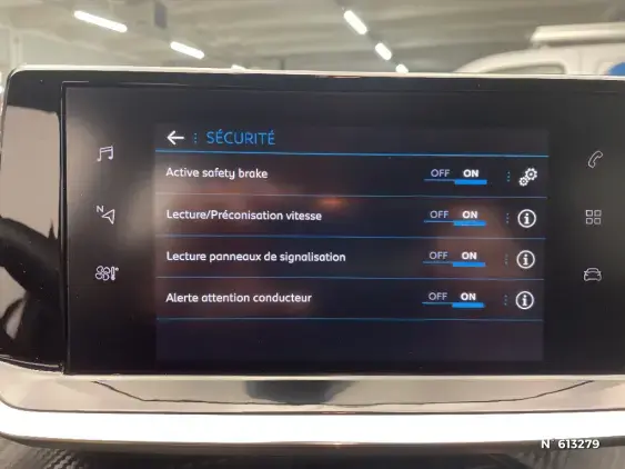 PEUGEOT 208 BUSINESS R II - voiture d'occasion - Photo 33