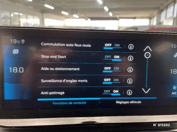 PEUGEOT 3008 II - voiture d'occasion - Photo 32