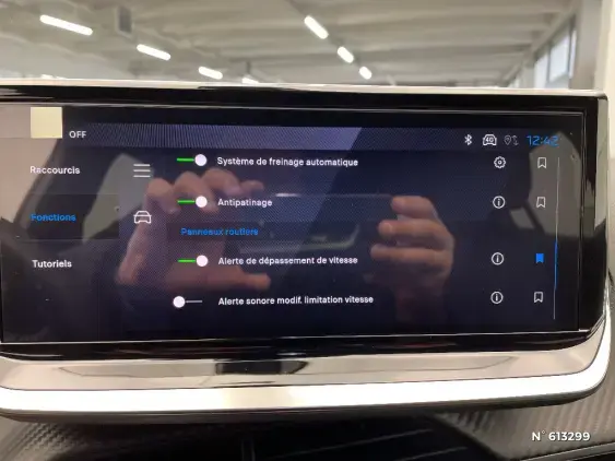 PEUGEOT 2008 II - voiture d'occasion - Photo 39