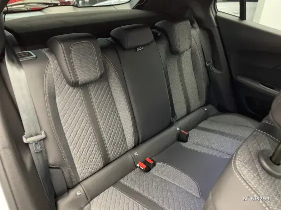 PEUGEOT 2008 II - voiture d'occasion - Photo 11