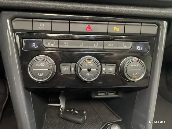 VOLKSWAGEN T-ROC - voiture d'occasion - Photo 30